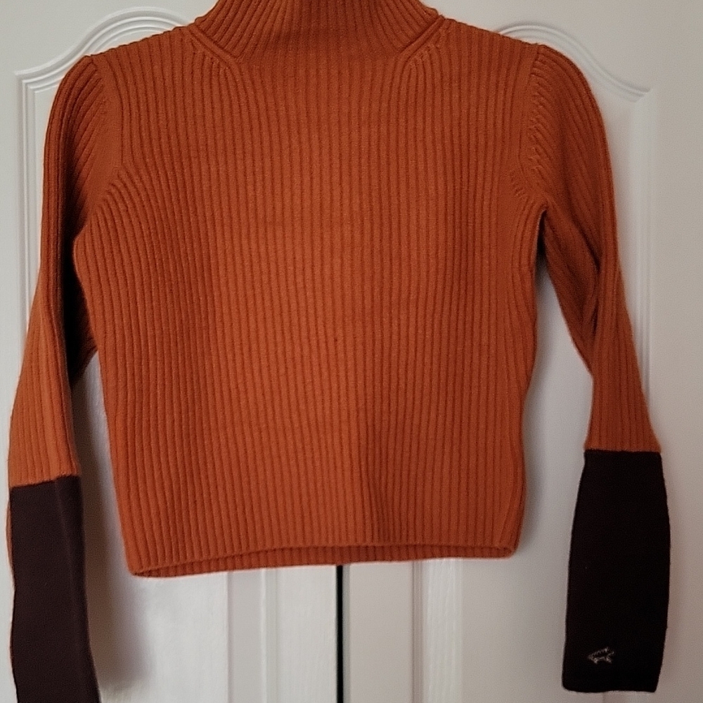 Ribbed Turtleneck Sweater - Rust and Brown